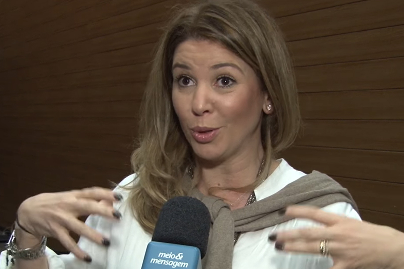 Daniela Beyruti é uma das filhas de Silvio Santos e assumiu cargo importante no SBT (Créditos: Reprodução/Youtube)