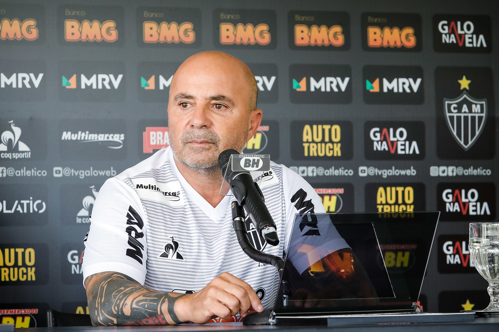 Sampaoli é um enganador caótico', detona Renato Mauricio Prado