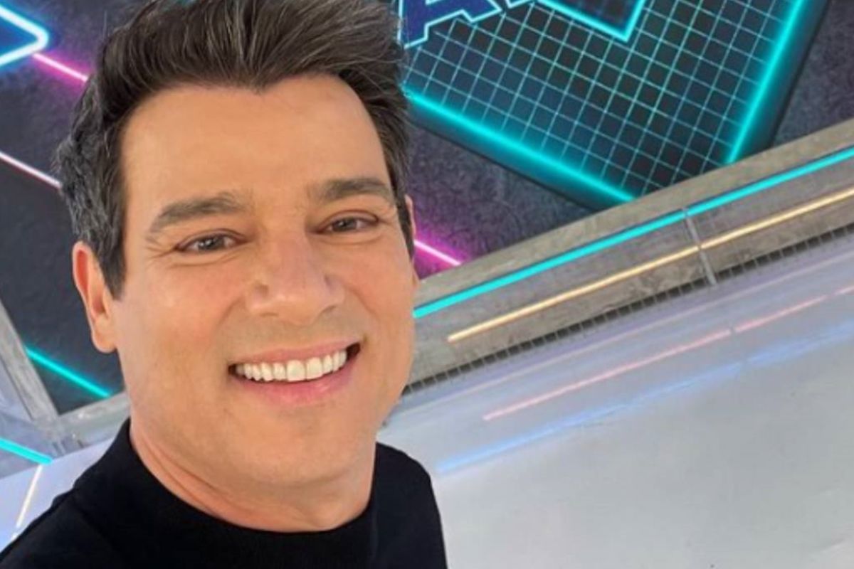 Celso Portiolli comemora resultados de tratamento contra câncer (Reprodução/SBT)