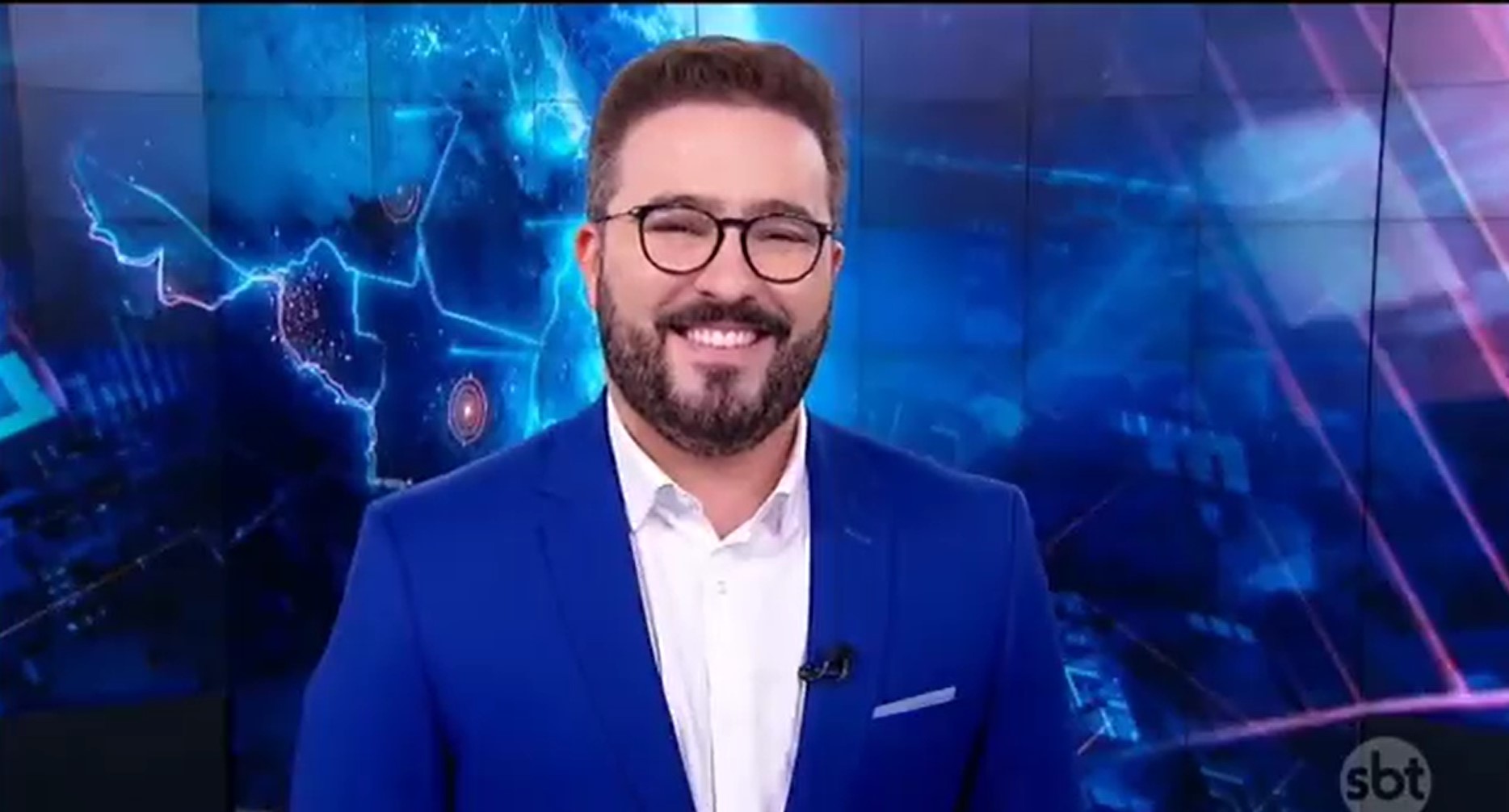 Felipe Malta, um dos apresentadores do Primeiro Impacto (Créditos: Reprodução/SBT)