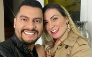 Andressa Urach em foto junto com o ex-marido 