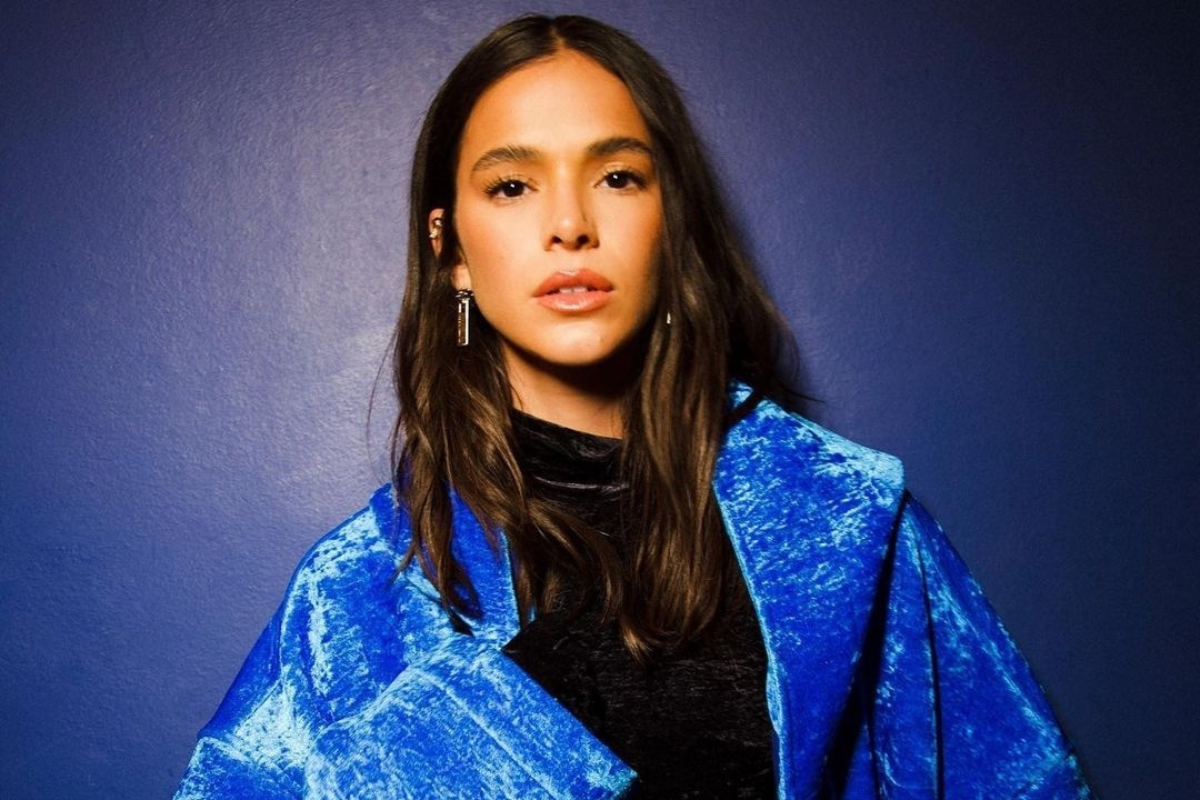 Bruna Marquezine no filme Besouro Azul