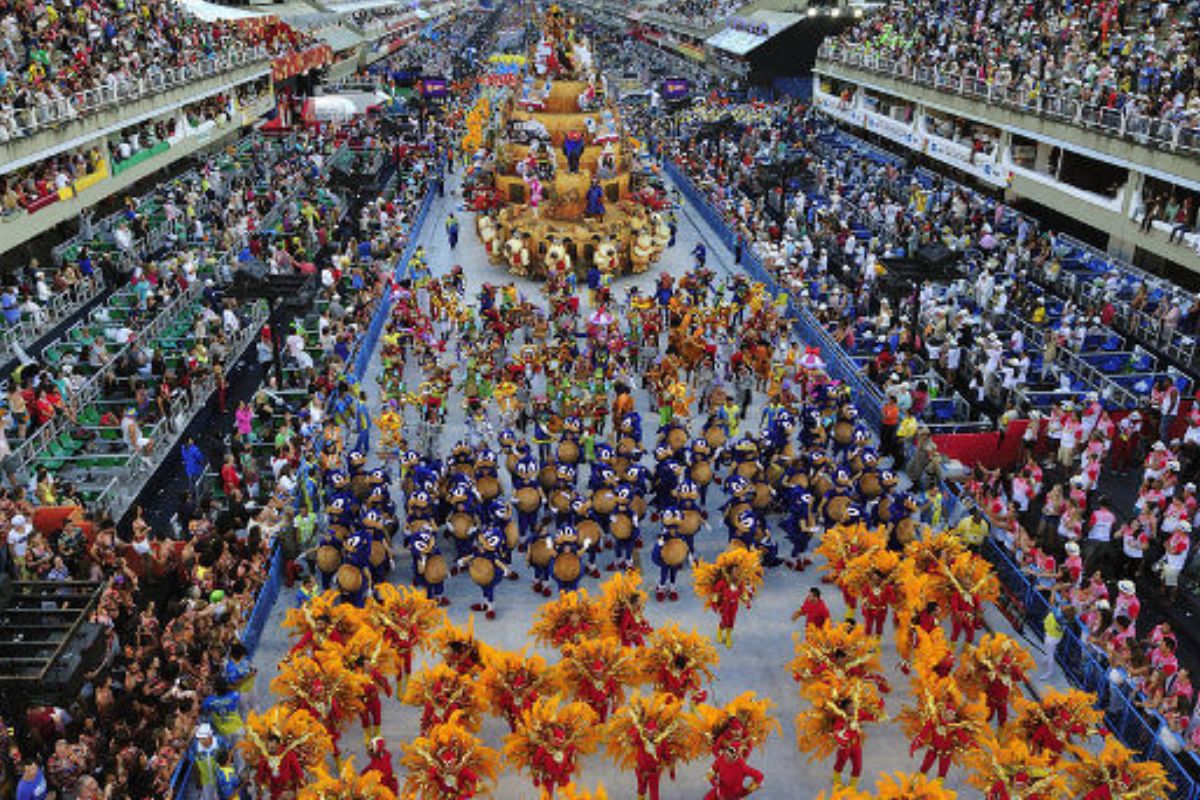 Abram Alas: Há 50 anos, acontecia a primeira transmissão do Carnaval ao vivo pela TV (Reprodução/Globo)