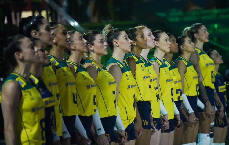 Seleção Brasileira feminina de vôlei vence 2º jogo em Tóquio no tie break