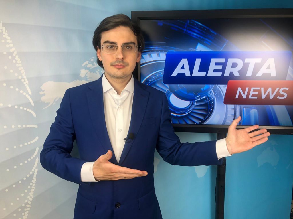 Dudu Camargo, no comando do Alerta News, na Astral TV