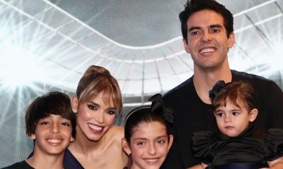 Kaká, a esposa Carol Dias e a família (Foto: Reprodução)