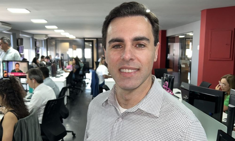 Rafael Colombo, atual apresentador do Jornal da Manhã na Jovem Pan