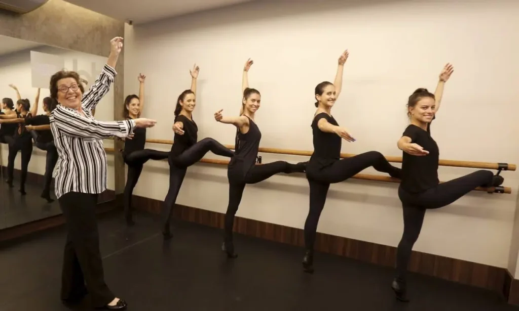 Em 1982, fundou a escola Jazz Carlota Portella, hoje conhecida como The Jazz, que se tornou um dos principais centros de dança do Rio.