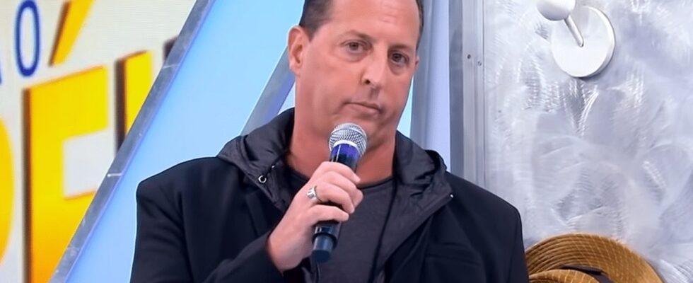 Benjamin Back apresenta o É Tudo Nosso no SBT